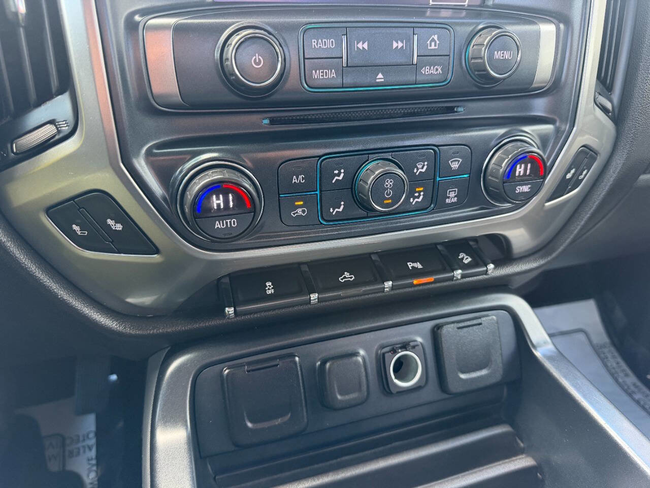 Used 2017 Chevrolet Silverado 1500 LT w/ Midnight Edition image 40