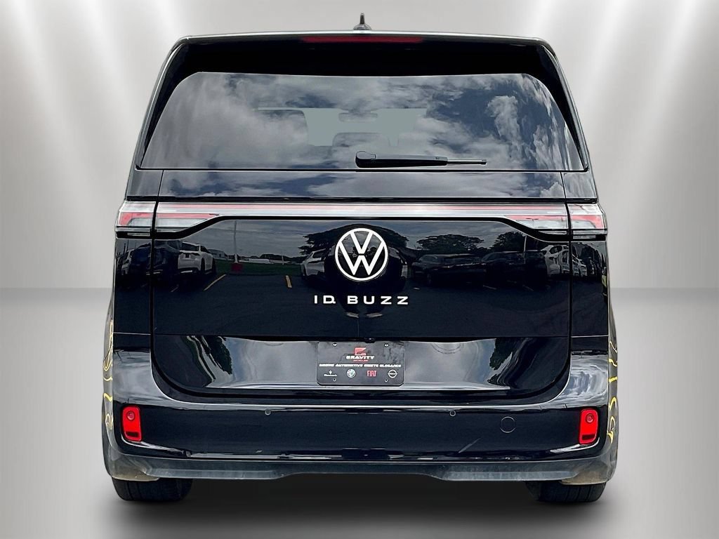 Used 2025 Volkswagen ID. Buzz Pro S RWD image 5