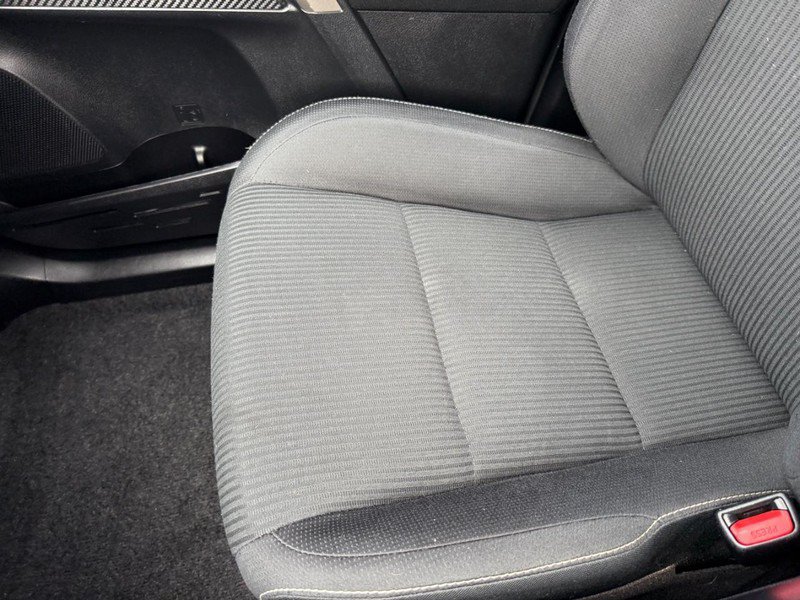Used 2015 Toyota RAV4 XLE AWD/4WD image 26