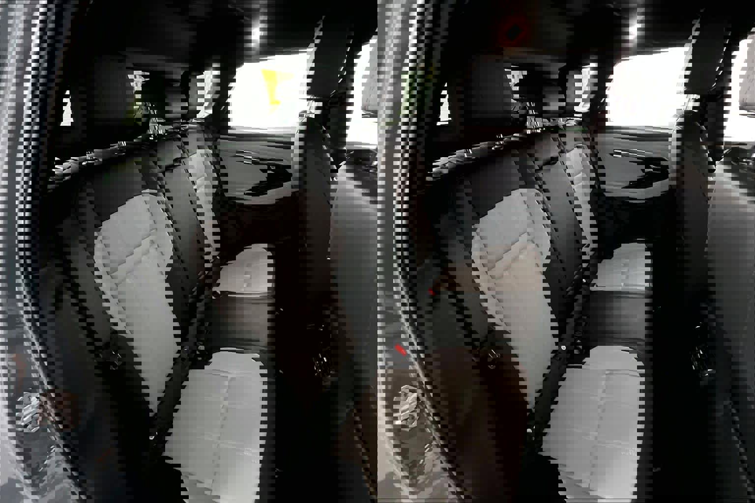 Used 2020 Land Rover Range Rover Evoque First Edition image 19