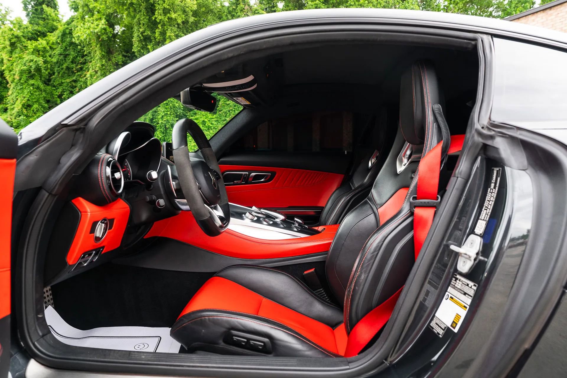 Used 2016 Mercedes-Benz AMG GT S w/ Exclusive Interior Package image 20