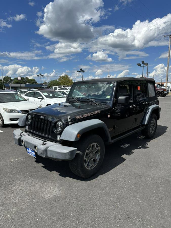 Used 2015 Jeep Wrangler Unlimited Rubicon w/ Connectivity Group AWD/4WD image 1