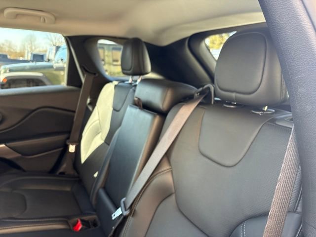 Used 2021 Jeep Cherokee Latitude Lux image 23