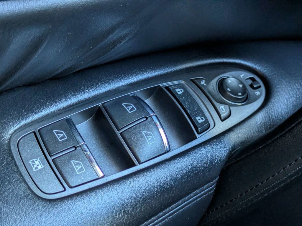 Used 2021 Nissan Armada SL w/ Captain's Chairs Package RWD image 24