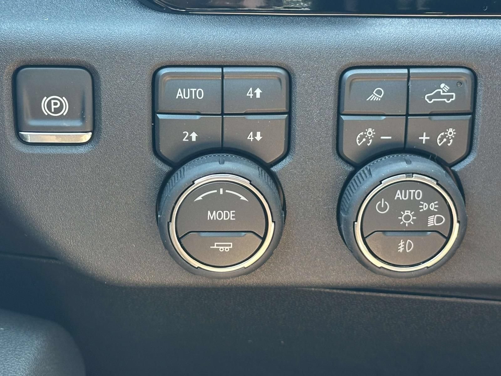 New 2026 Chevrolet Silverado 2500 High Country w/ High Country Premium Package AWD/4WD image 17