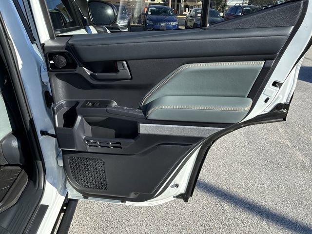 Used 2025 Toyota 4Runner Trailhunter image 31