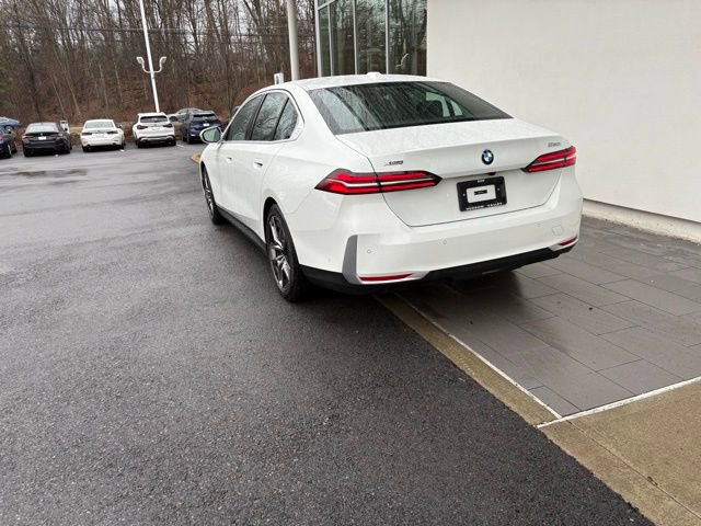 Used 2026 BMW 530i xDrive w/ Premium Package image 3