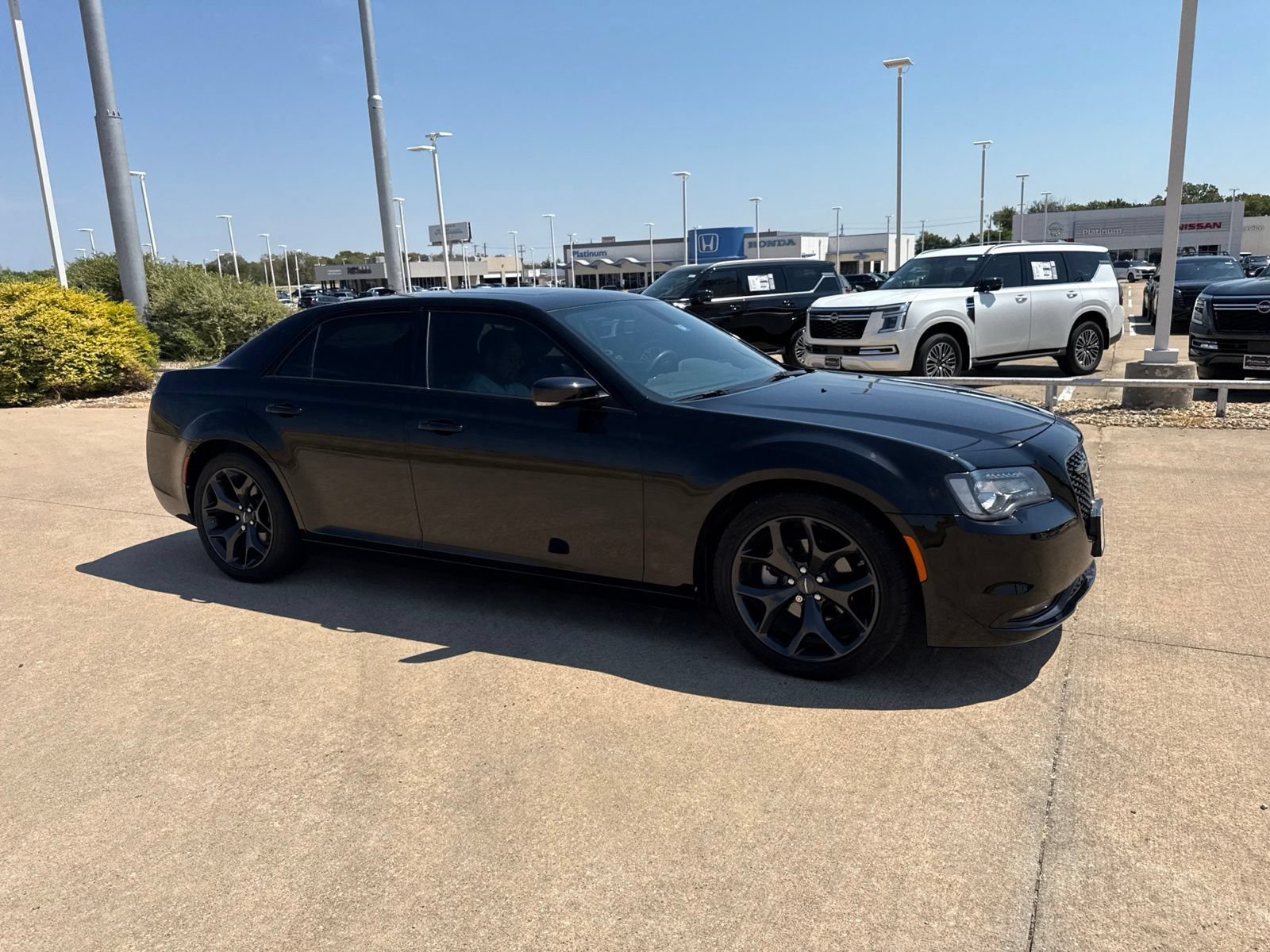Used 2023 Chrysler 300 S w/ Comfort Group RWD image 6