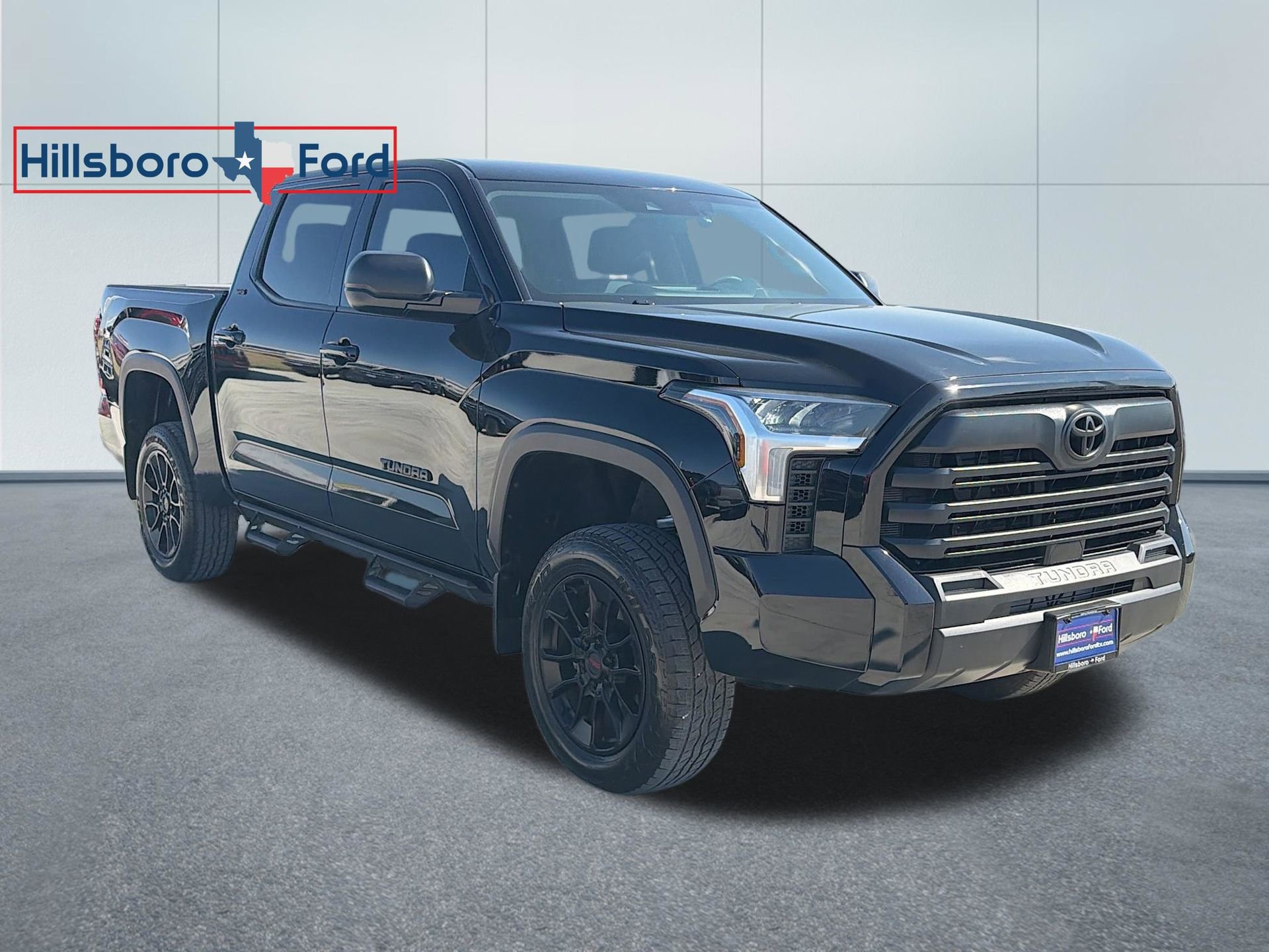 Used 2024 Toyota Tundra SR5 w/ SR5 Premium Package image 2
