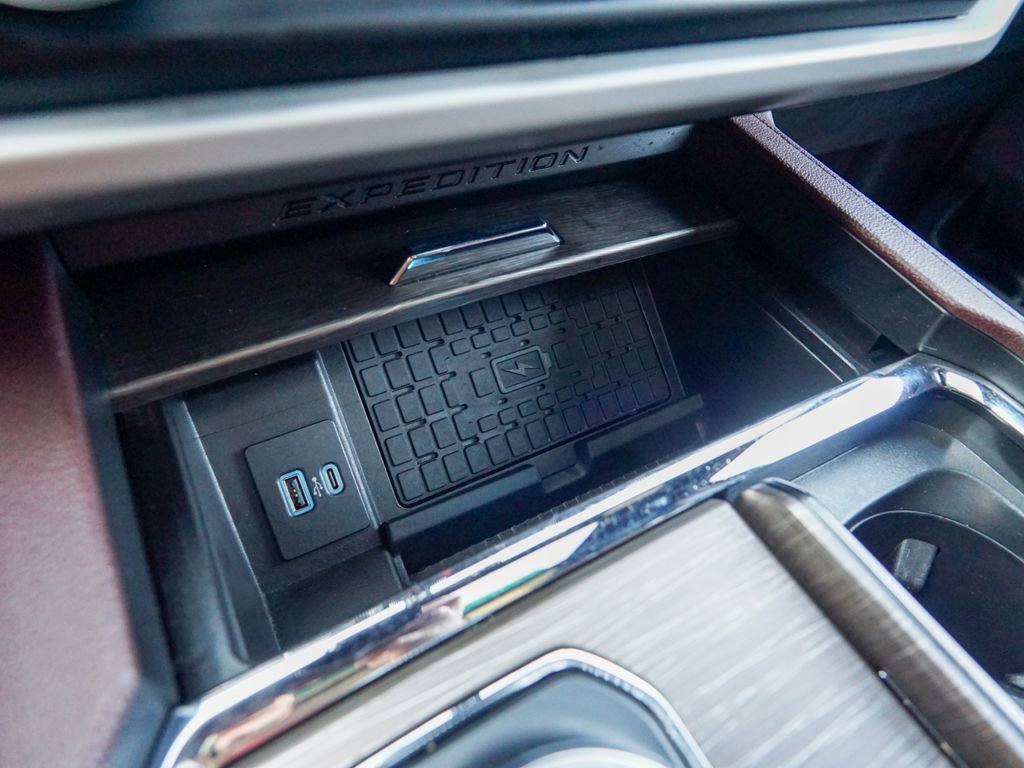 Used 2024 Ford Expedition Max Limited image 35