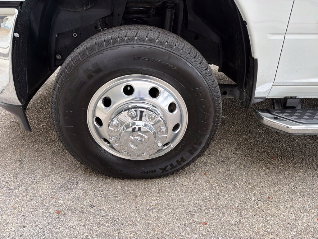 Used 2025 RAM 3500 Big Horn AWD/4WD image 16