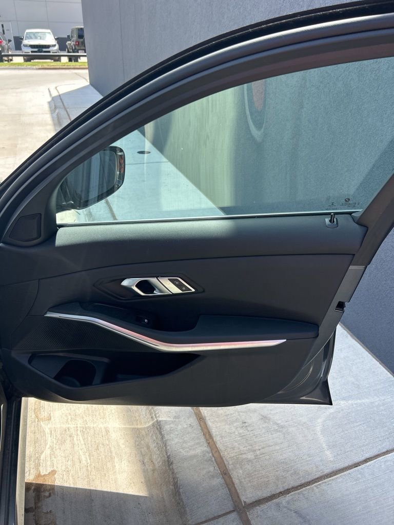 Used 2020 BMW 330i Sedan w/ Premium Package image 15