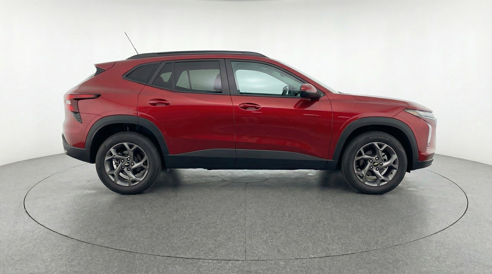 Used 2025 Chevrolet Trax LT image 11