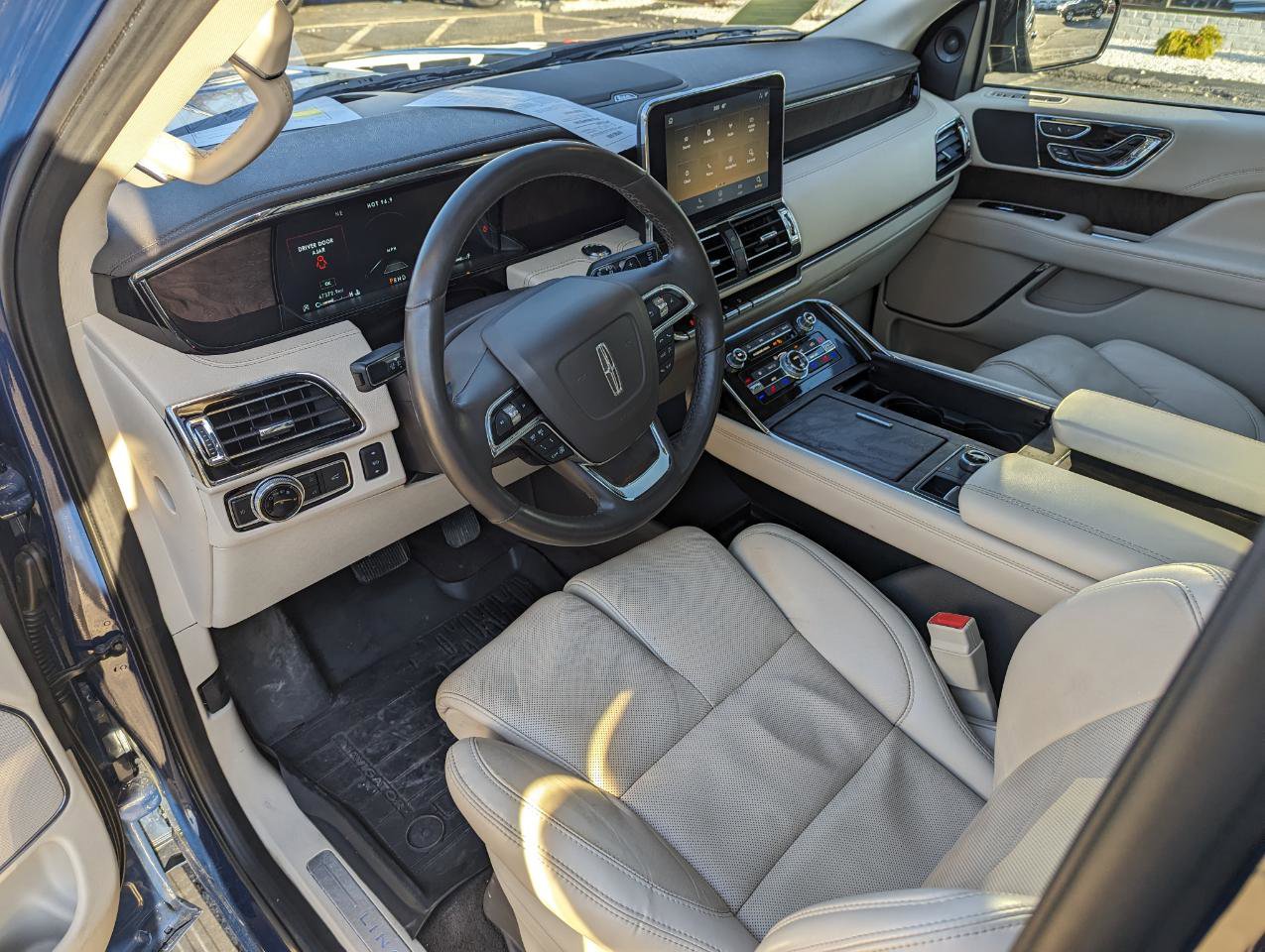Used 2020 Lincoln Navigator L Reserve w/ Equipment Group 201A Reserve image 13