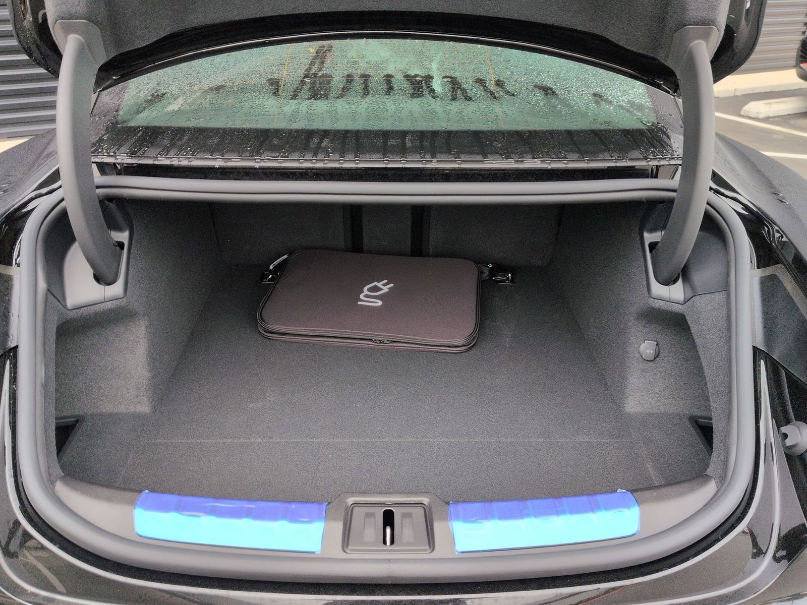 New 2026 Porsche Taycan image 23