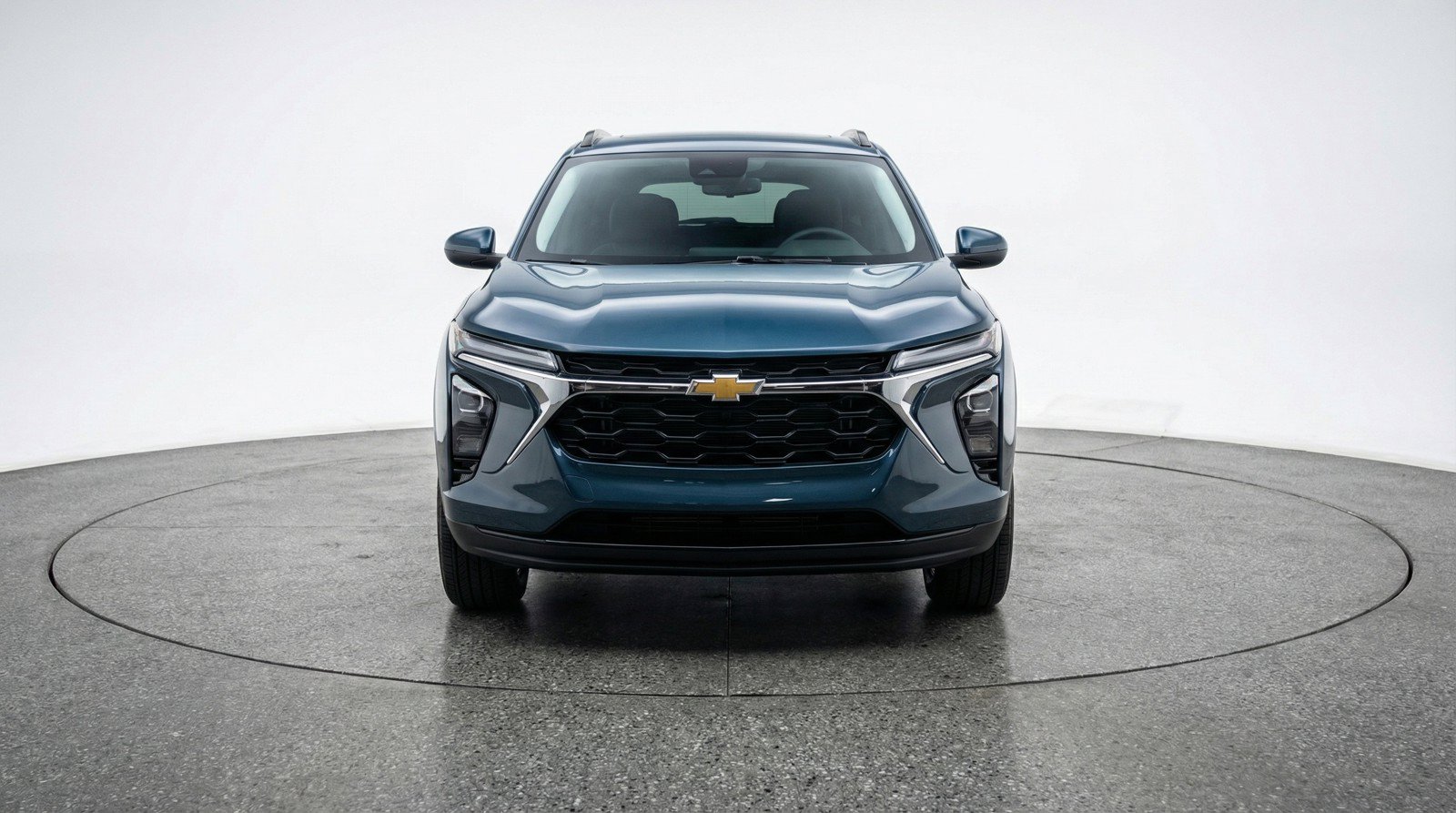 Used 2025 Chevrolet Trax LT FWD image 2