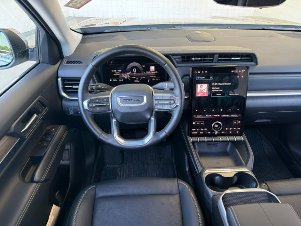 Used 2026 GMC Terrain Denali AWD/4WD image 2