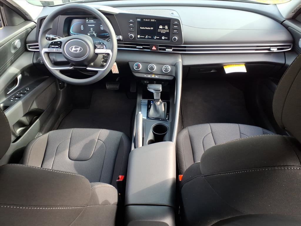 New 2026 Hyundai Elantra SE image 7