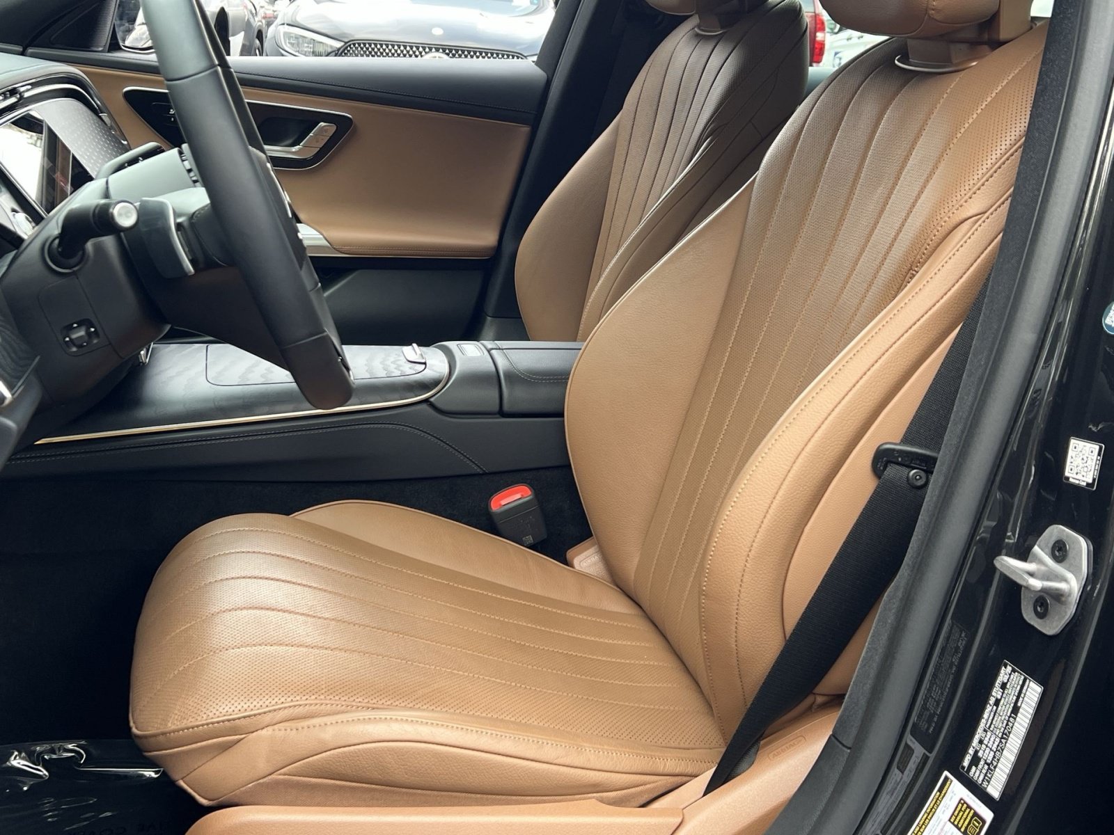 Certified 2025 Mercedes-Benz E 350 4MATIC Sedan image 18