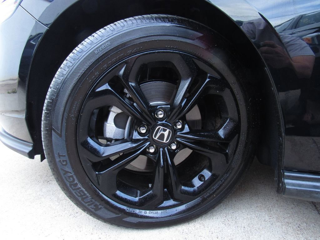 Used 2025 Honda Accord SE image 14