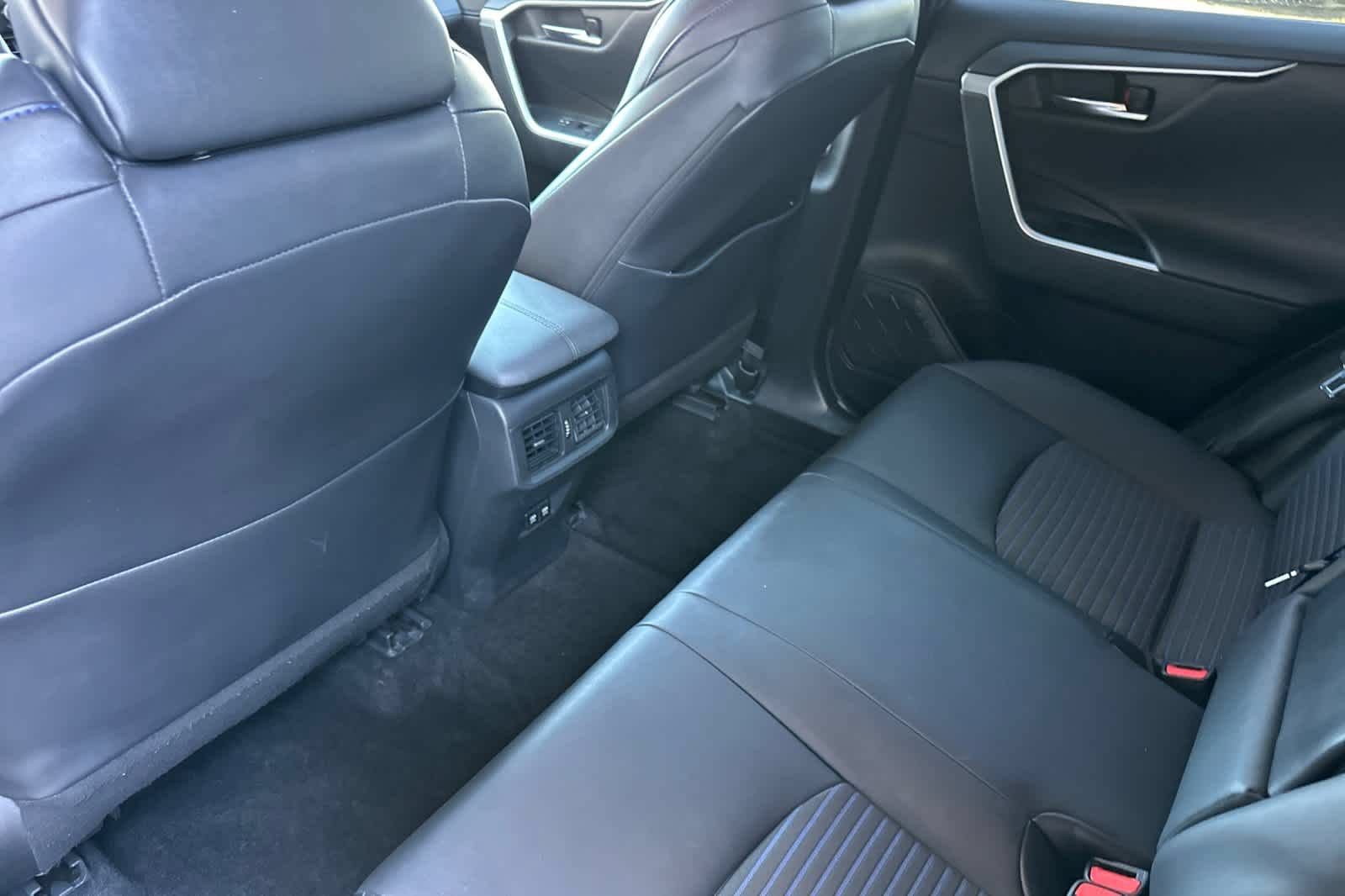 Used 2021 Toyota RAV4 XSE AWD/4WD image 4