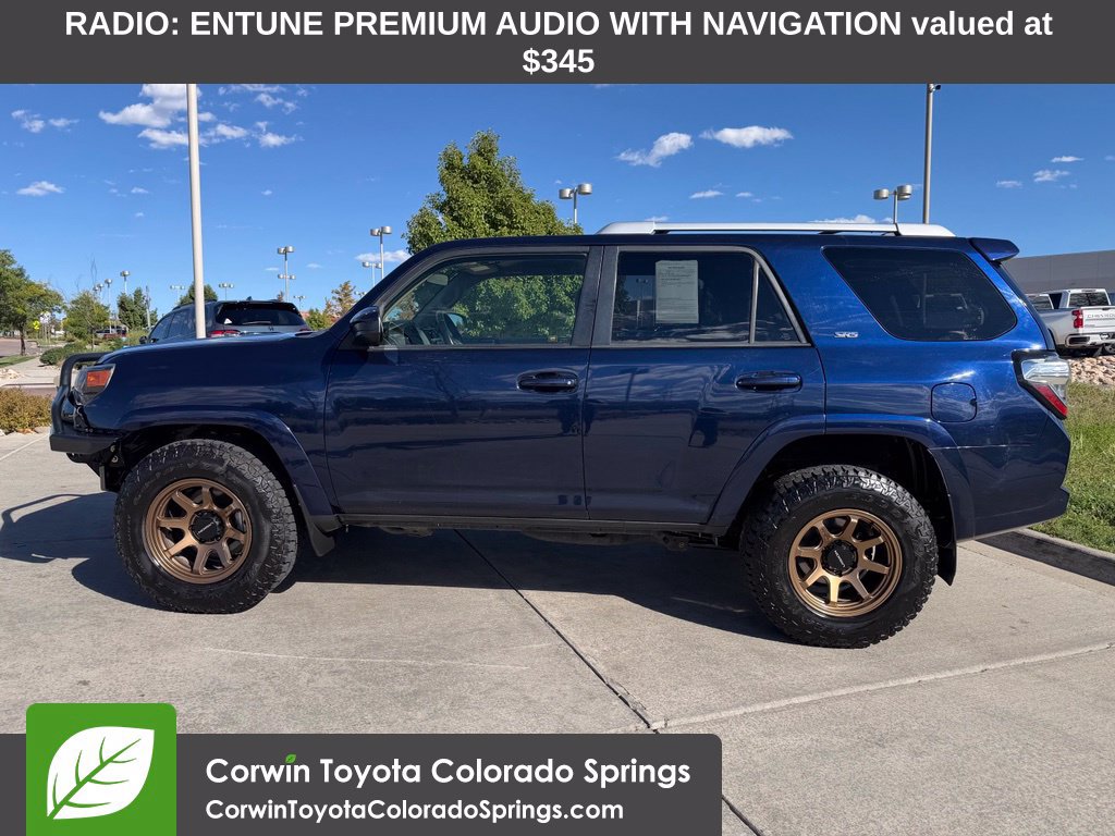 Used 2017 Toyota 4Runner SR5 AWD/4WD image 4