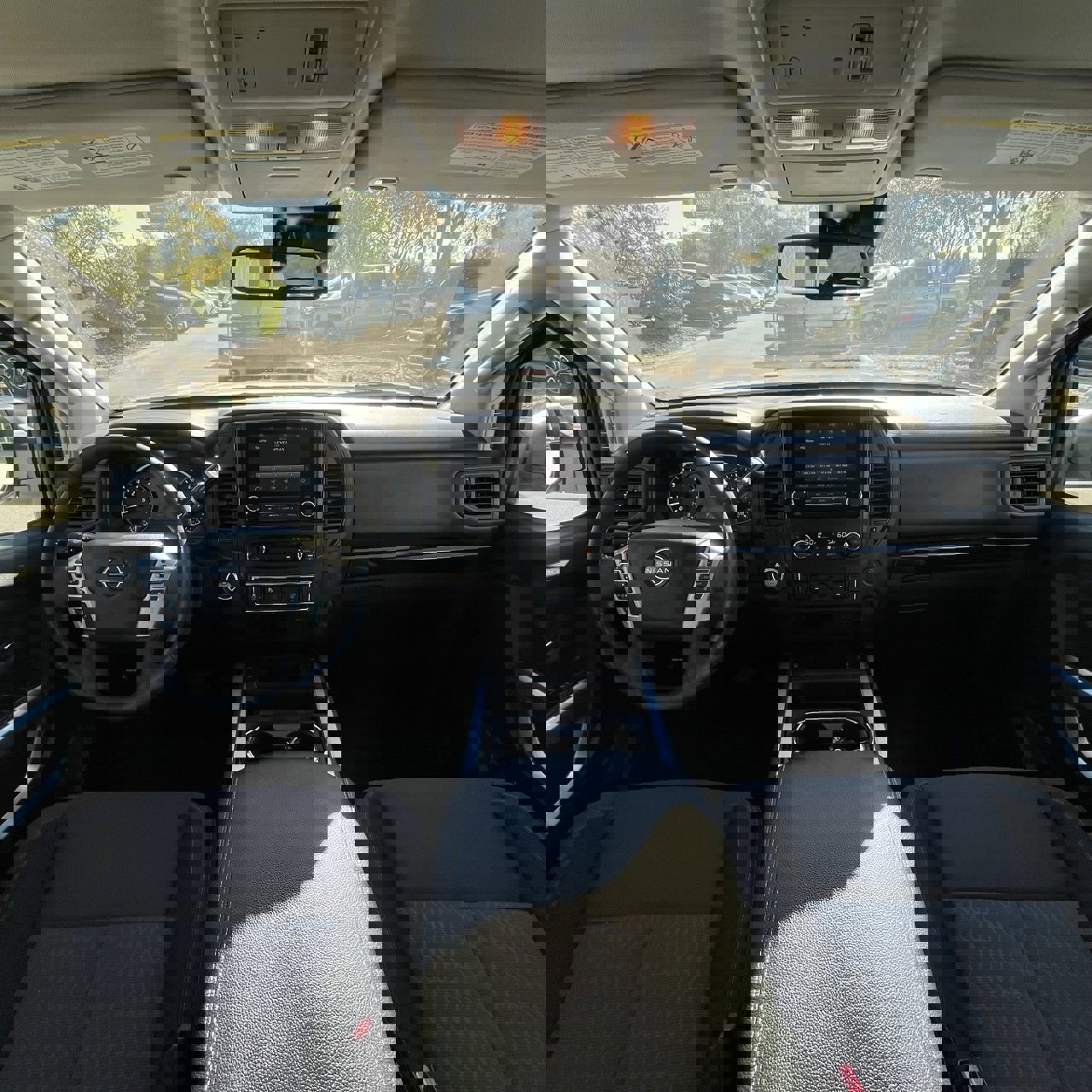 Used 2024 Nissan Titan SV w/ SV Convenience Package image 10