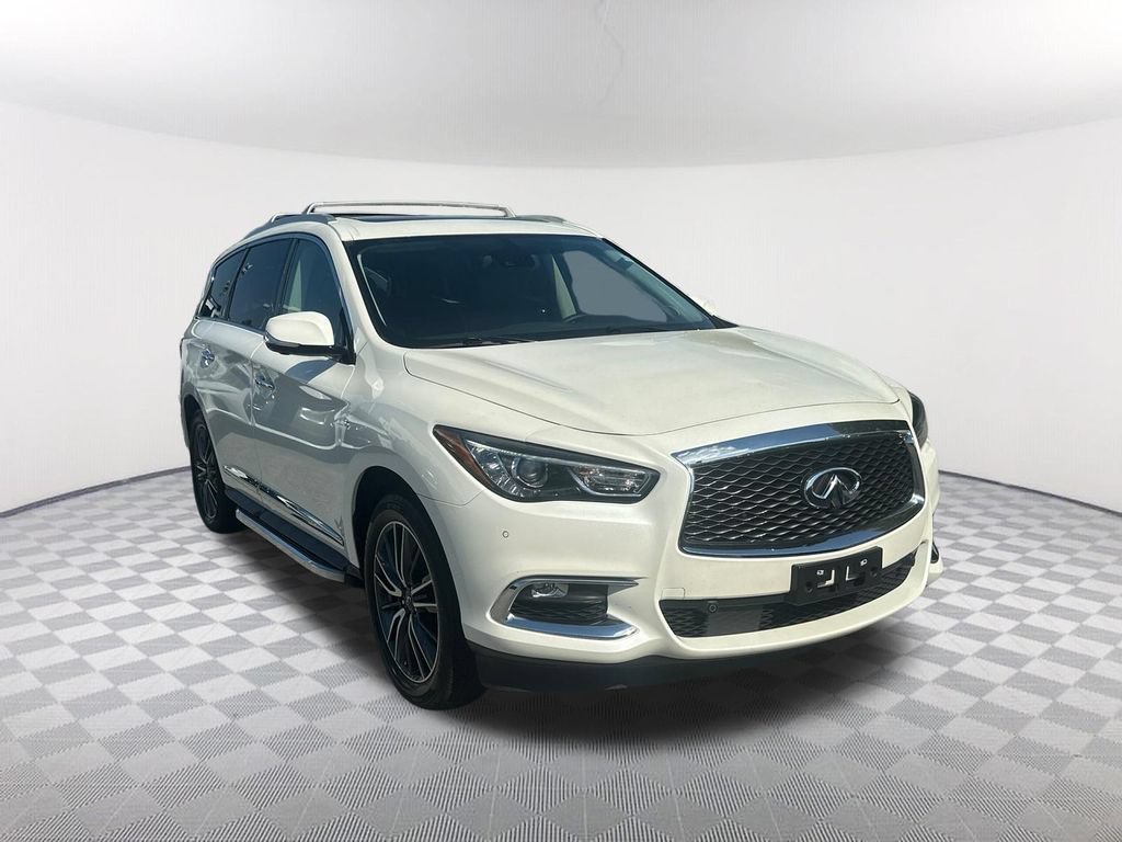 Used 2018 INFINITI QX60 Luxe w/ Deluxe Technology Package AWD/4WD image 3