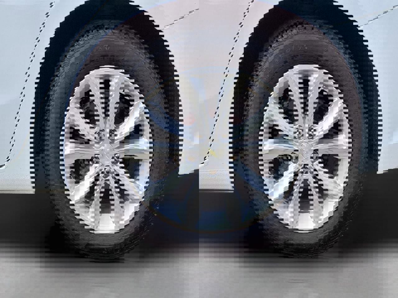 Used 2019 Chevrolet Malibu LT image 3