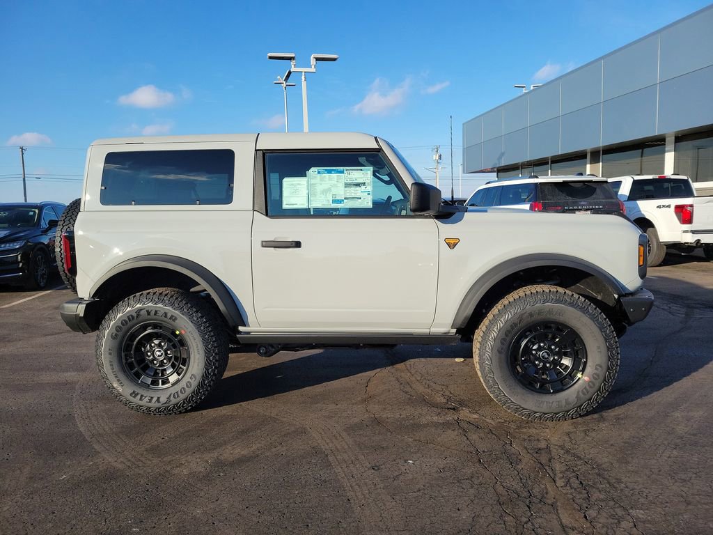 New 2026 Ford Bronco Badlands image 3