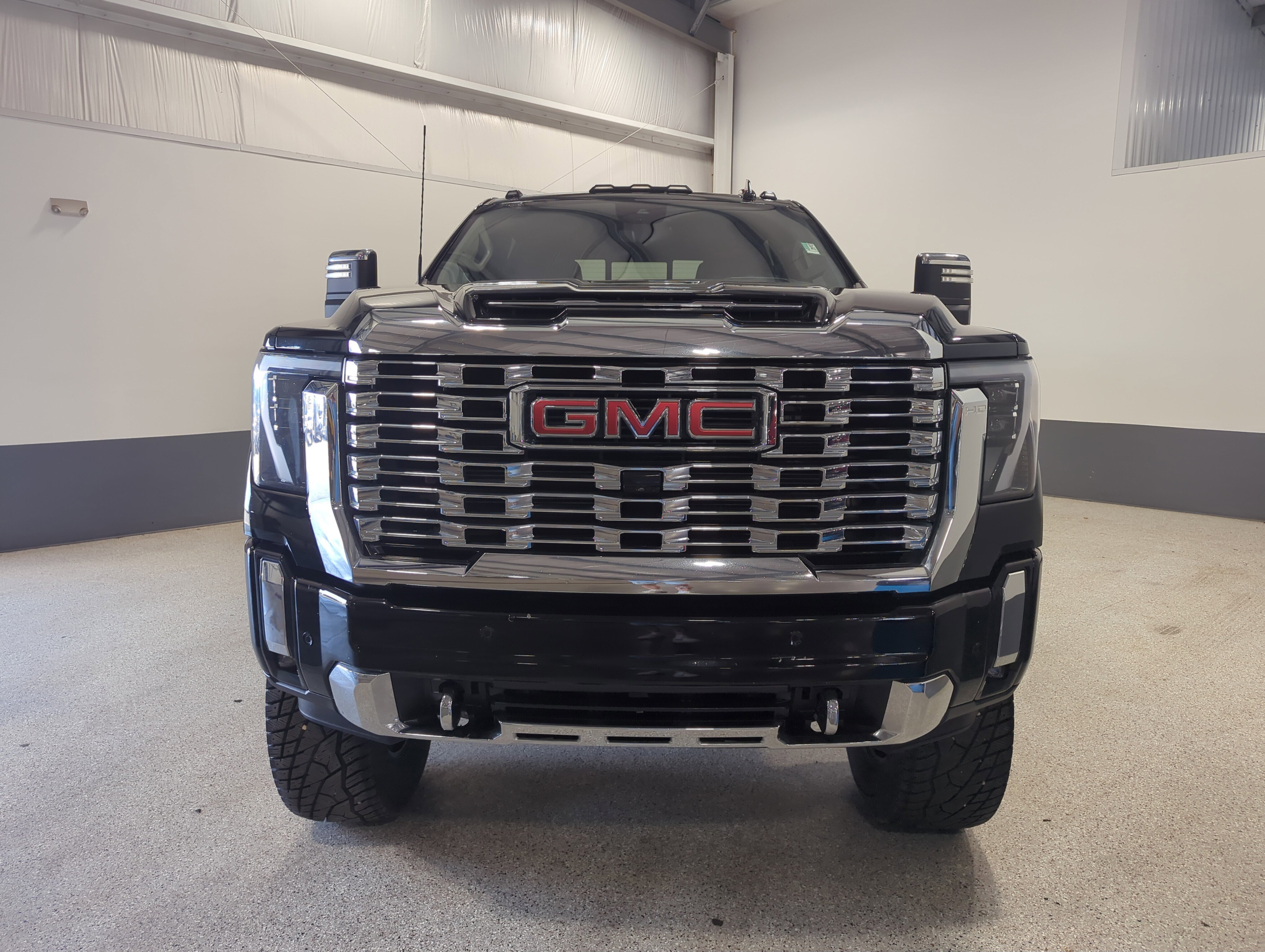 Used 2024 GMC Sierra 3500 Denali w/ Denali Reserve Package image 8