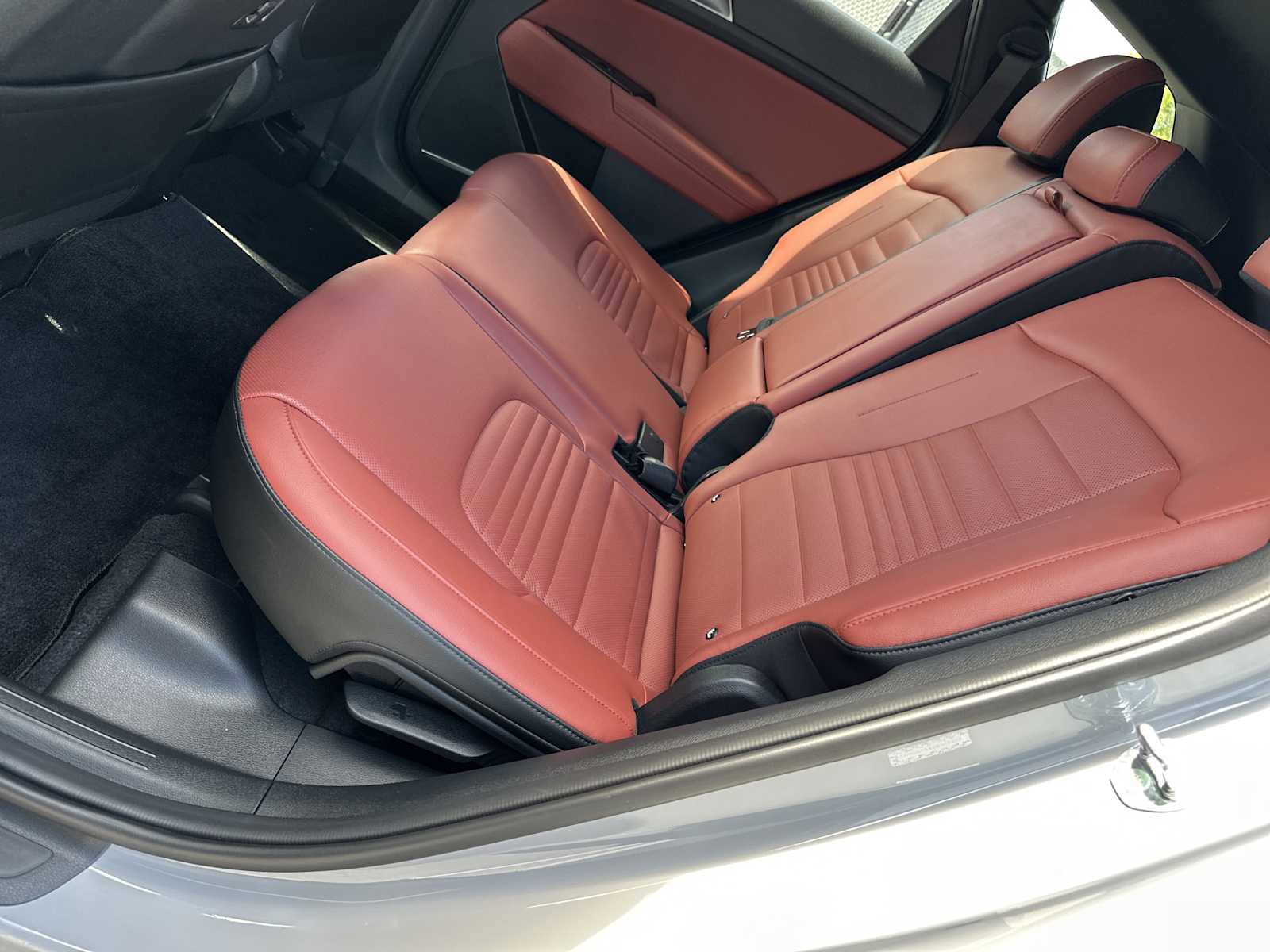 Used 2025 Kia Sportage SX image 22