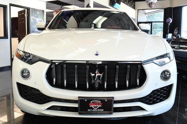 Used 2023 Maserati Levante GT AWD/4WD image 2