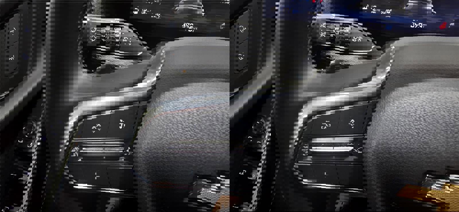 Used 2025 Chevrolet Equinox LT w/ Convenience Package II image 11