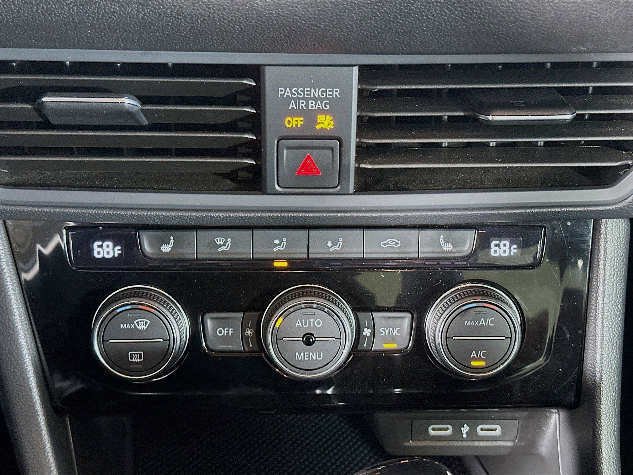 Used 2024 Volkswagen Jetta SE image 23