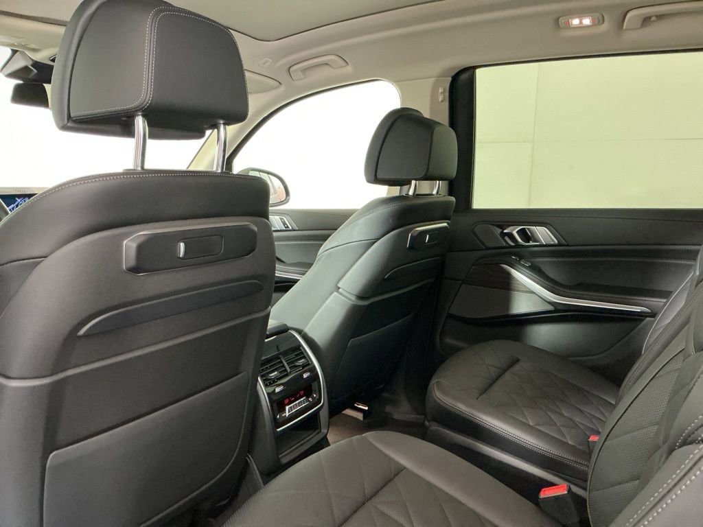 Certified 2023 BMW X7 xDrive40i w/ Premium Package image 26