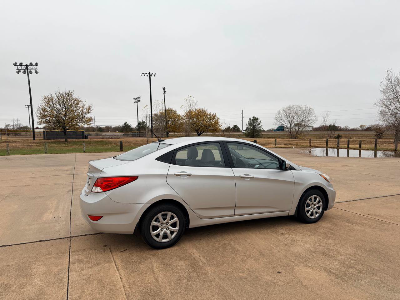 Used 2013 Hyundai Accent GLS FWD image 20