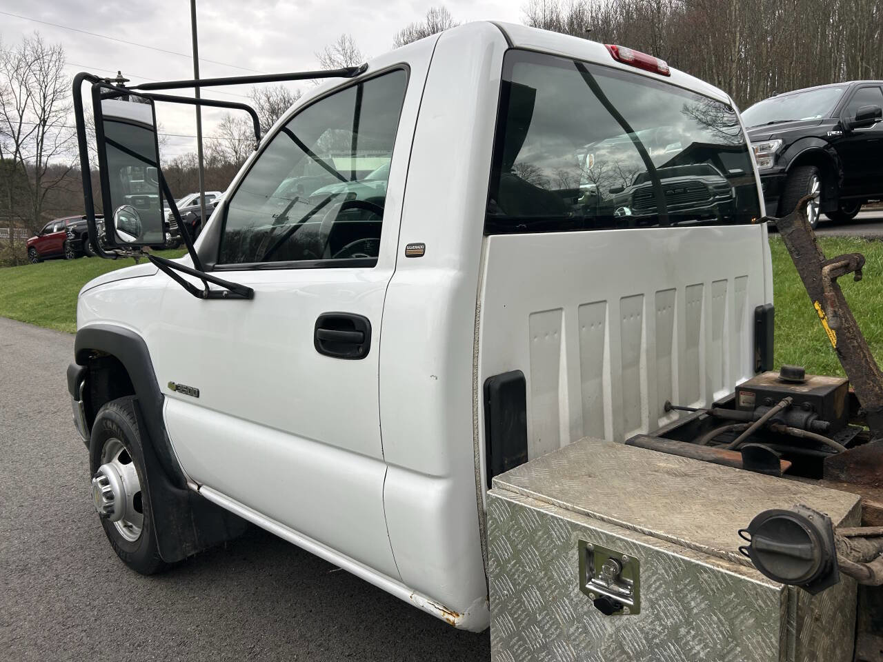 Used 2004 Chevrolet Silverado 3500 2WD Regular Cab image 16