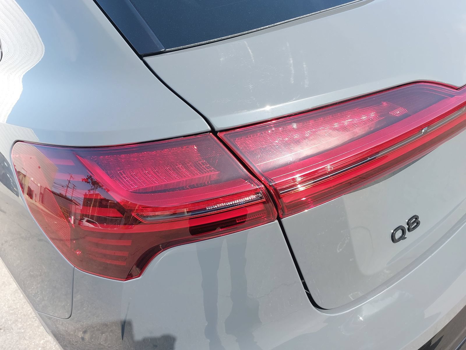 Used 2024 Audi Q8 e-tron Premium Plus w/ Premium Plus Package AWD/4WD image 38