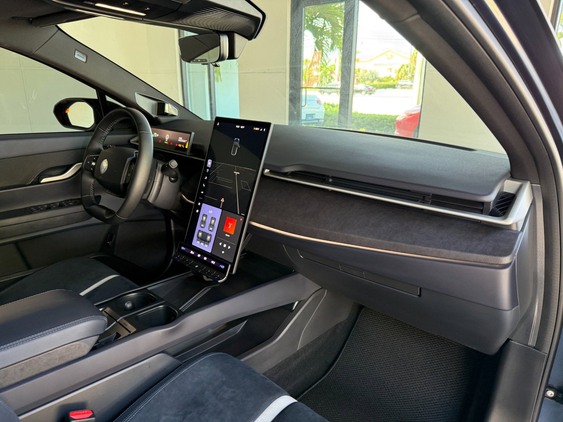 Used 2023 Fisker Ocean Extreme image 30