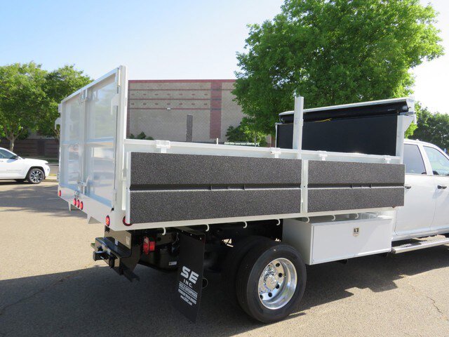 New 2023 RAM 5500 Tradesman w/ Chrome Appearance Group RWD image 22