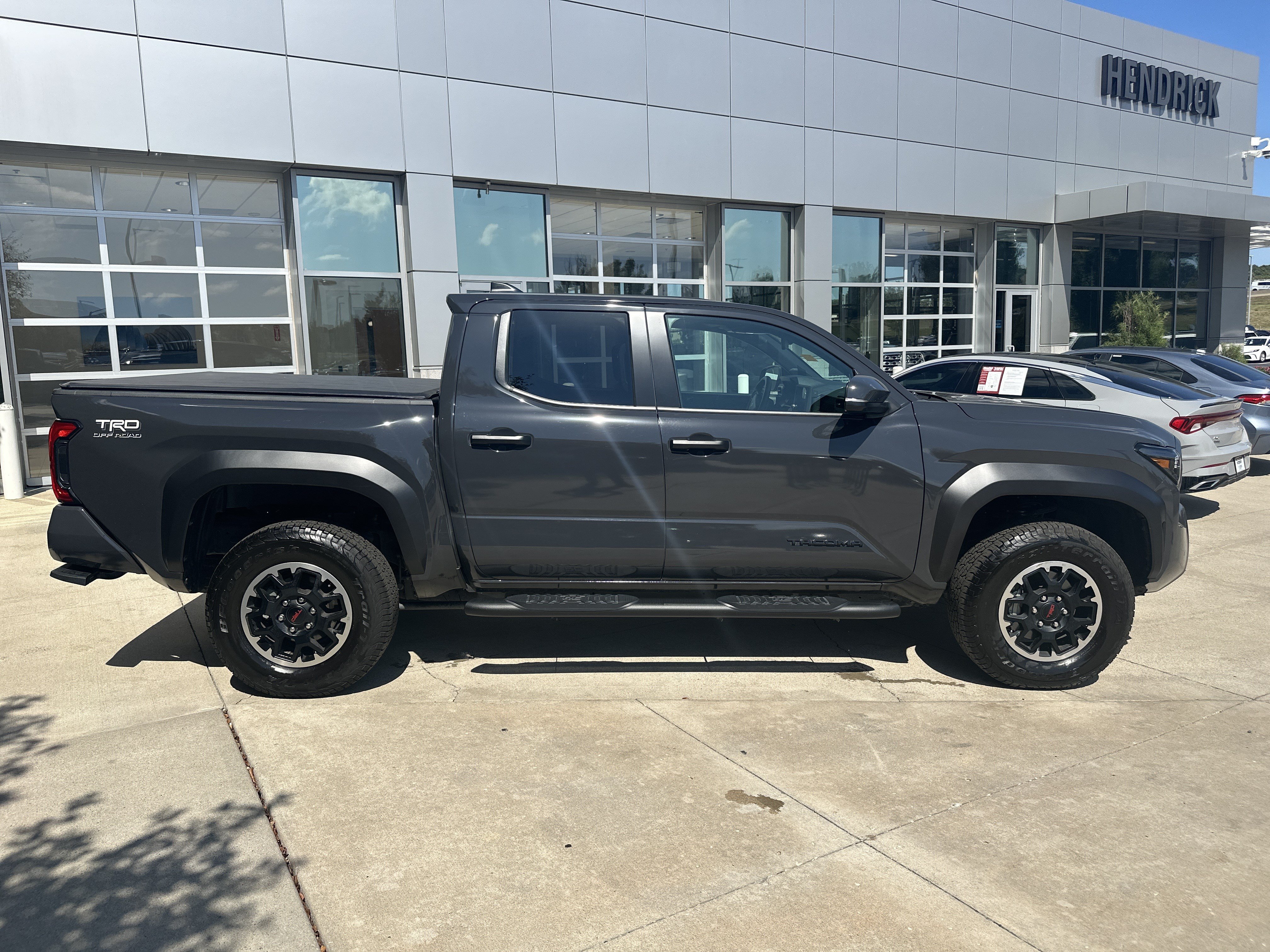 Used 2025 Toyota Tacoma TRD Off-Road w/ TRD Off Road Upgrade Package AWD/4WD image 10