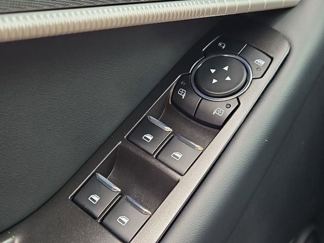Used 2025 Ford Explorer ST-Line w/ Premium Package image 25