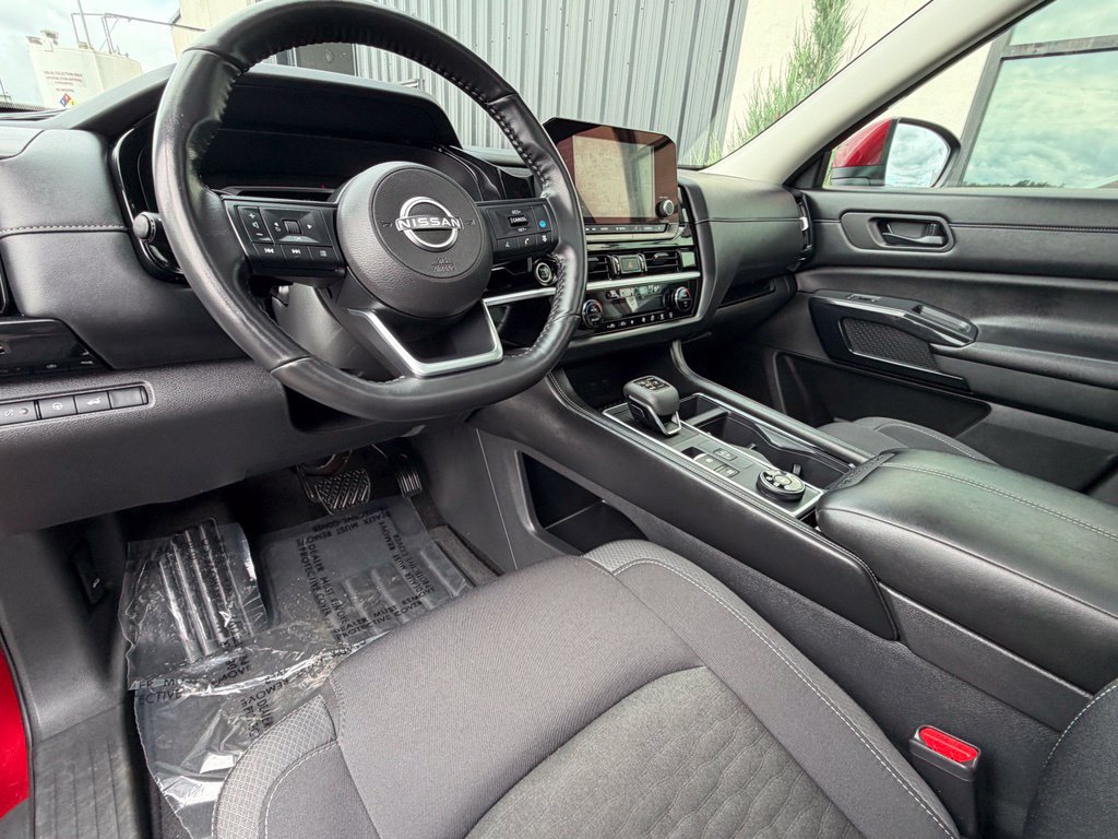 Used 2024 Nissan Pathfinder SV AWD/4WD image 12