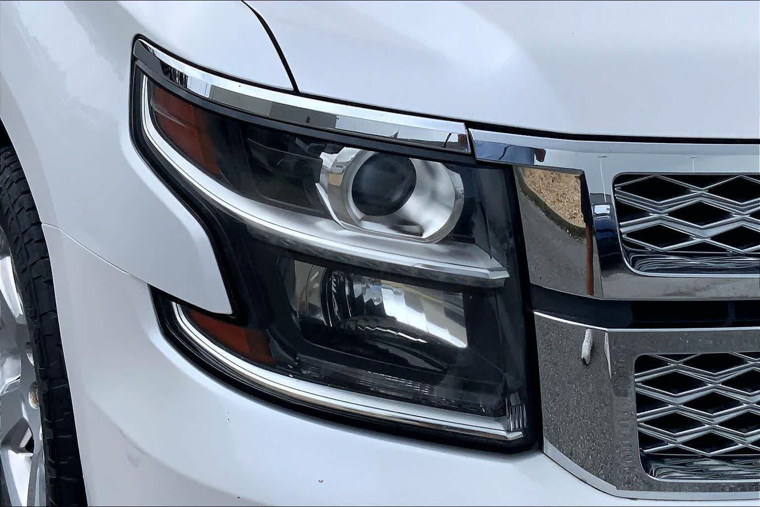 Used 2017 Chevrolet Suburban Premier RWD image 28