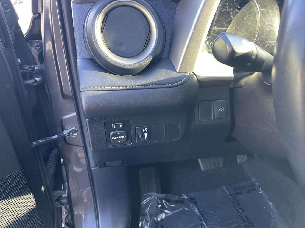 Used 2016 Toyota RAV4 XLE image 30