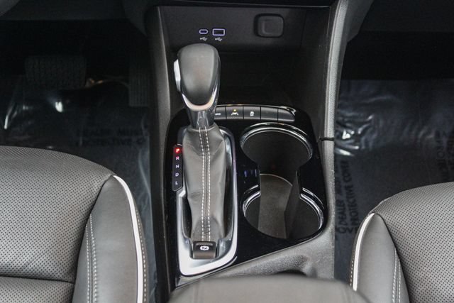 Used 2025 Buick Encore GX Avenir w/ Avenir Convenience Package AWD/4WD image 18