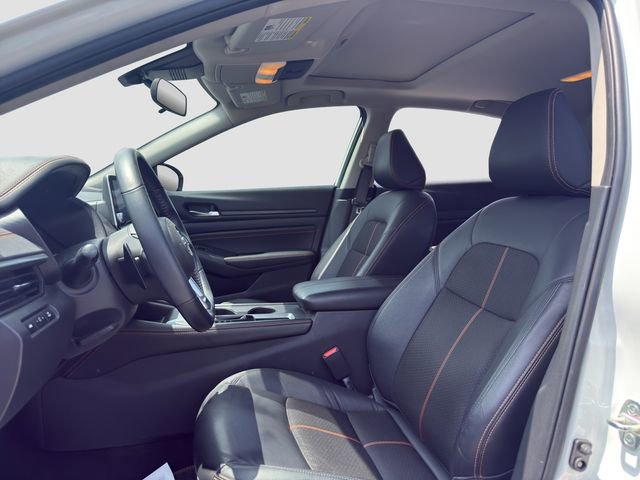 Used 2020 Nissan Altima 2.5 SR w/ Premium Package FWD image 9