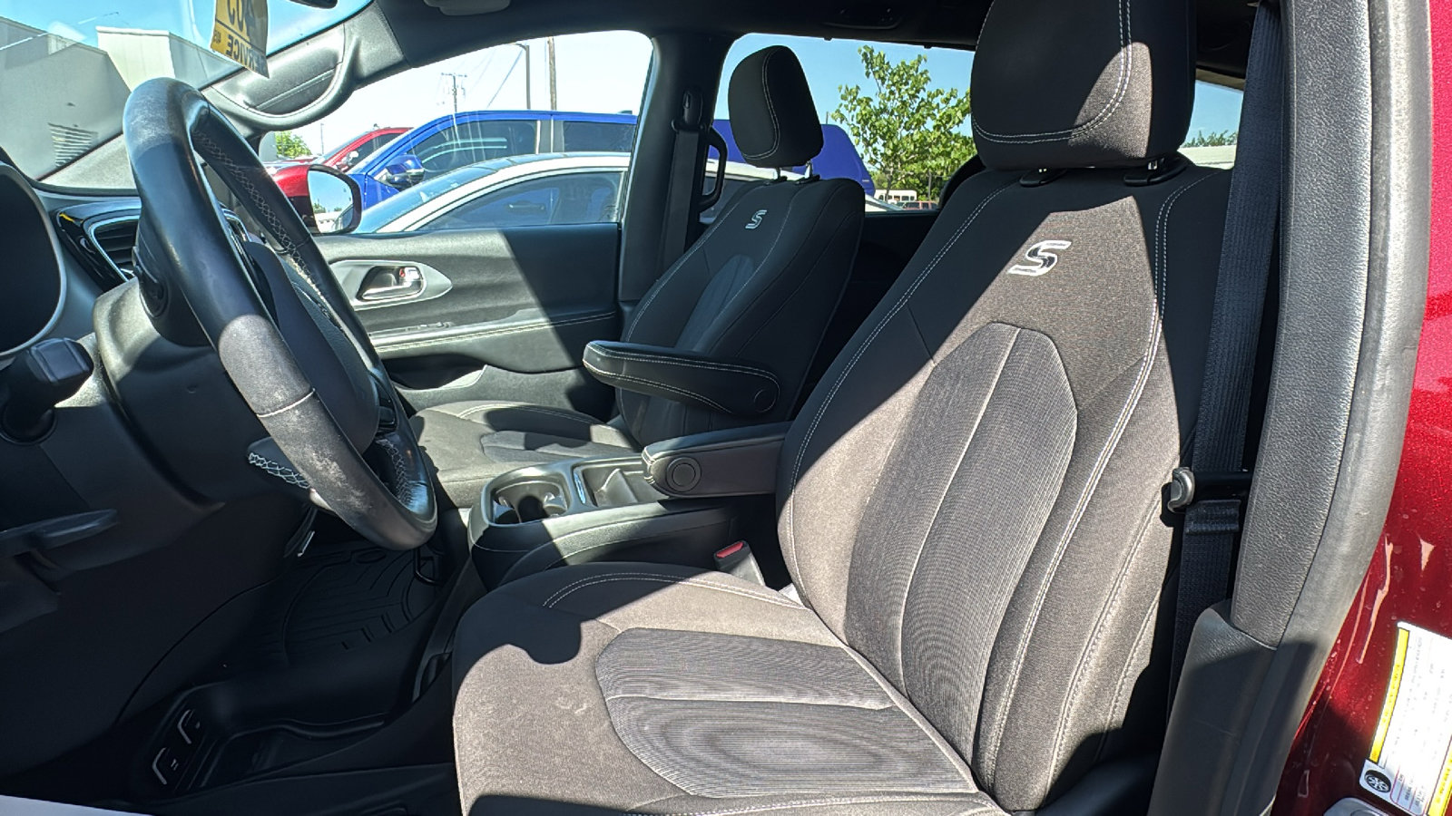 Certified 2020 Chrysler Pacifica Touring w/ S Appearance Package FWD image 13