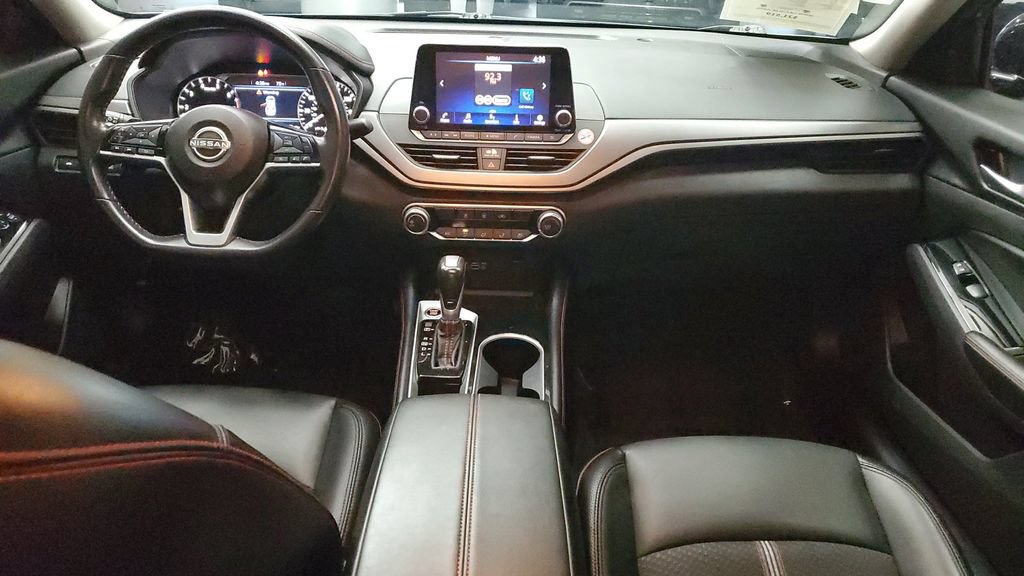 Used 2024 Nissan Altima 2.5 SR FWD image 11